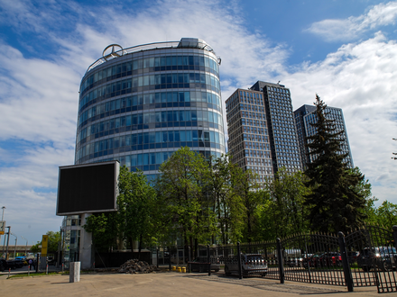 Бизнес-центр Mercedes-Benz Plaza - 1